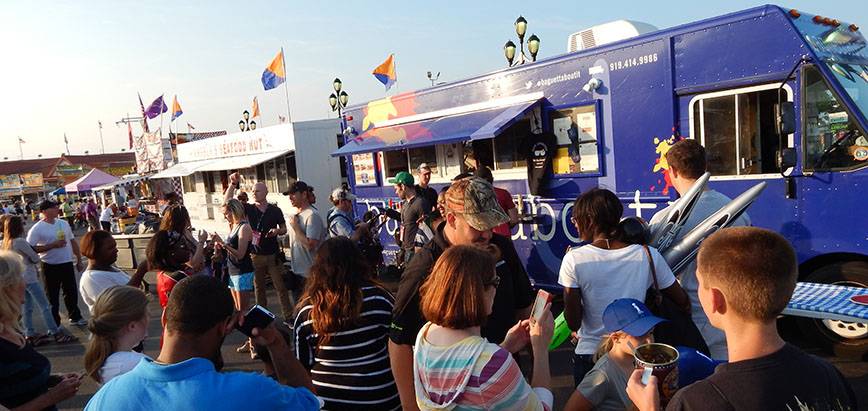 line at the food truck